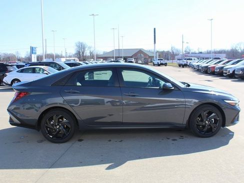 New 2026 Hyundai Elantra Sport image 5