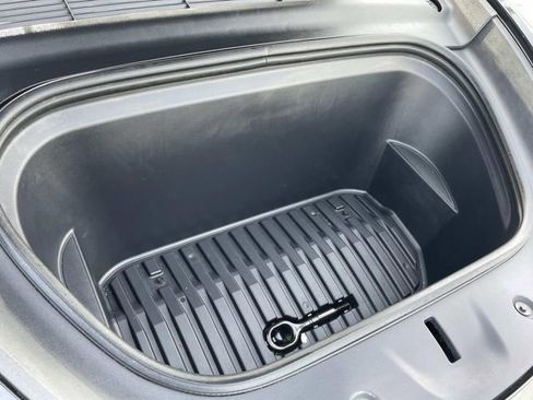 Used 2023 Tesla Model Y Performance image 36