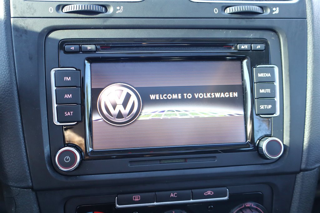Used 2010 Volkswagen Jetta TDI FWD image 23