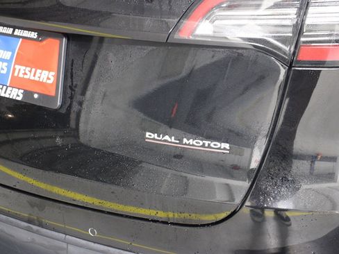 Used 2022 Tesla Model Y Performance image 12
