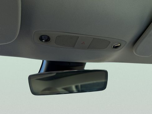 Used 2022 Tesla Model 3 Standard Range image 54