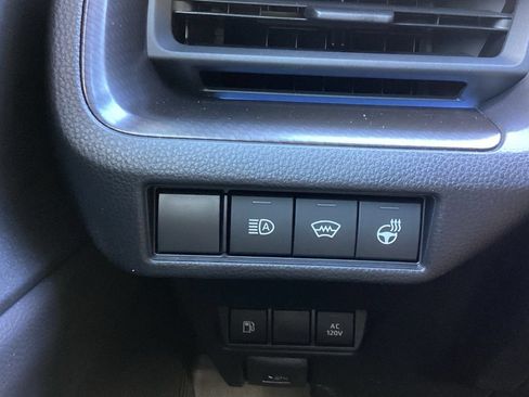 Used 2026 Toyota Prius Plug-In Hybrid FWD image 22