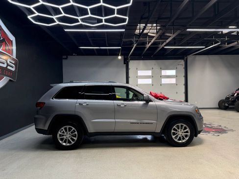 Used 2021 Jeep Grand Cherokee Laredo RWD image 8