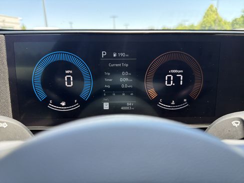 Used 2025 Hyundai Kona SEL AWD/4WD image 12