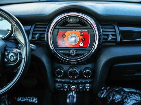 Used 2019 MINI Cooper S image 19