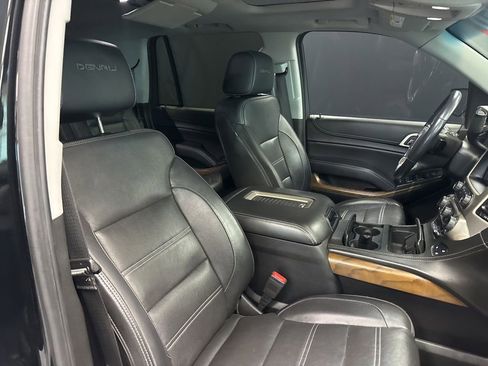 Used 2020 GMC Yukon Denali w/ Denali Premium Package AWD/4WD image 13