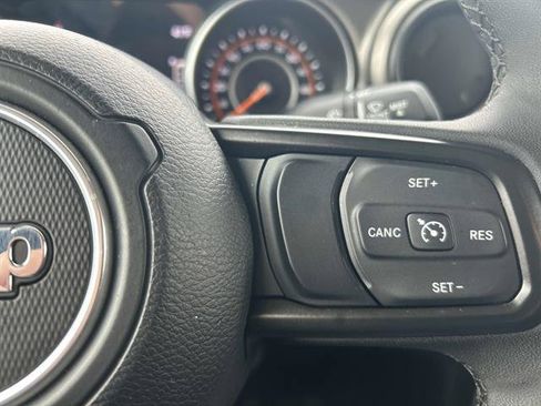 Certified 2023 Jeep Gladiator Sport image 24