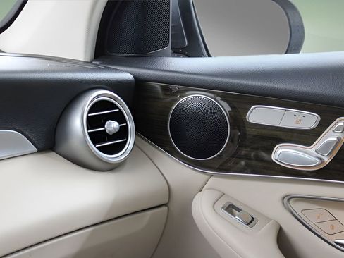Used 2019 Mercedes-Benz GLC 300 image 28