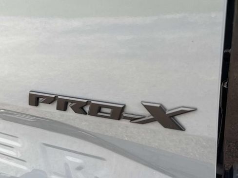 Used 2024 Nissan Frontier Pro-X image 7