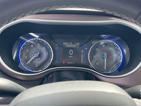 Used 2023 Chrysler Voyager LX FWD image 27