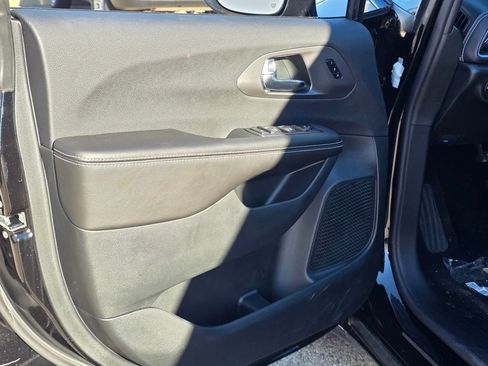 New 2026 Chrysler Pacifica Select w/ S Appearance Package image 8