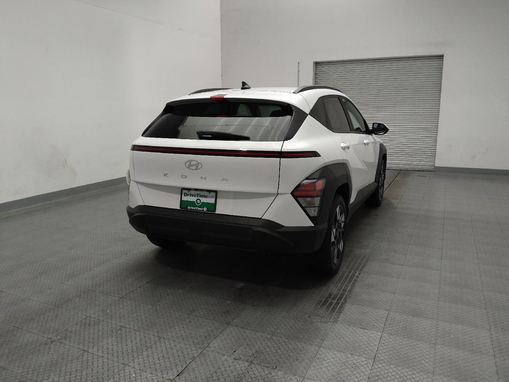 Used 2025 Hyundai Kona SEL FWD image 7