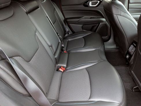 New 2026 Jeep Compass Latitude image 32