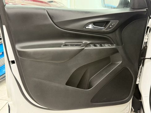 Used 2019 Chevrolet Equinox LT AWD/4WD image 16