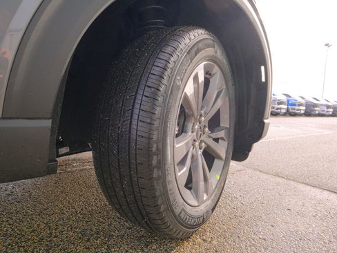 New 2026 Ford Explorer Active w/ Active Comfort Package image 47