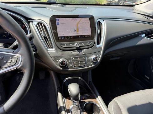 Used 2024 Chevrolet Malibu LT FWD image 16