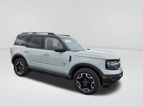 Used 2021 Ford Bronco Sport Outer Banks w/ Outer Banks Package (96D) image 8