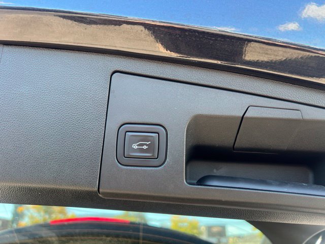 Used 2023 Cadillac XT4 Sport AWD/4WD image 16