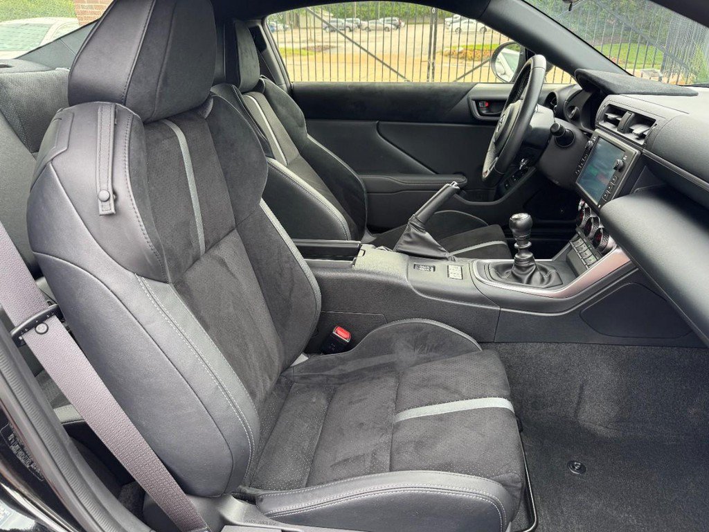 Used 2024 Toyota GR86 Premium RWD image 14