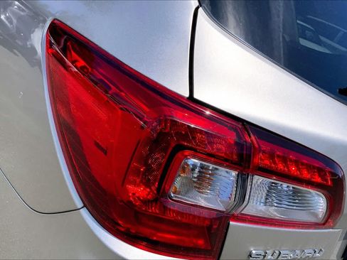 Used 2018 Subaru Outback 2.5i Limited AWD/4WD image 29