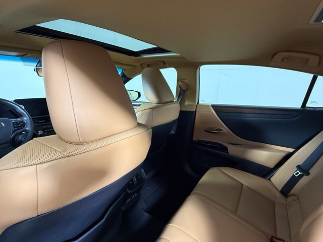 Used 2022 Lexus ES 300h w/ Premium Package FWD image 24