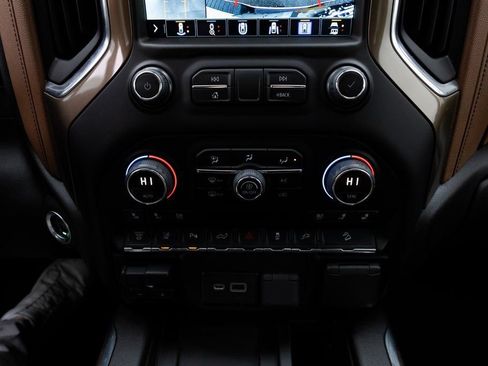 Used 2023 Chevrolet Silverado 2500 High Country AWD/4WD image 16
