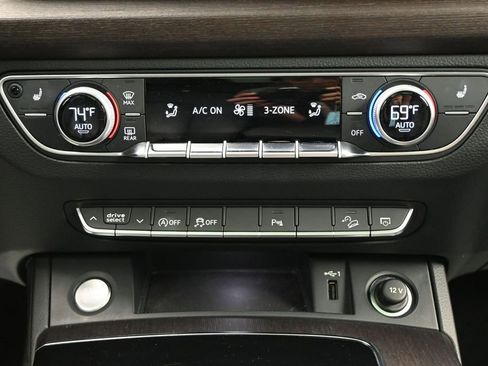 Used 2022 Audi Q5 2.0T Premium w/ Convenience Package AWD/4WD image 19