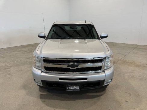 Used 2010 Chevrolet Silverado 1500 LTZ w/ Convenience Package AWD/4WD image 4