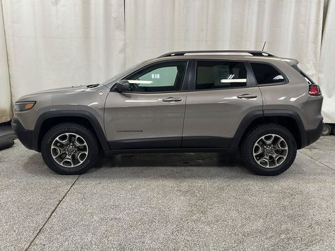 Used 2021 Jeep Cherokee Trailhawk w/ Technology Group AWD/4WD image 2