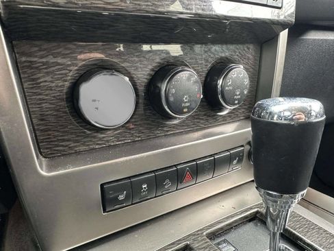 Used 2011 Jeep Liberty Limited w/ Sky's The Limit Group AWD/4WD image 27