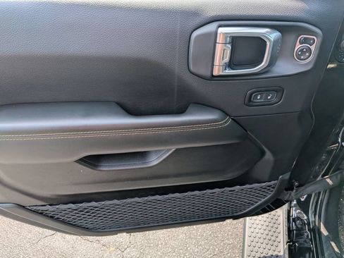 Certified 2025 Jeep Wrangler Unlimited Sahara AWD/4WD image 10