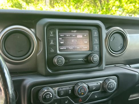 Used 2019 Jeep Wrangler Unlimited Sport S AWD/4WD image 30