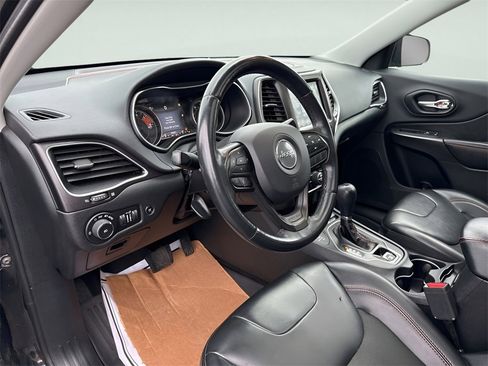 Used 2019 Jeep Cherokee Trailhawk w/ Comfort/Convenience Group image 20