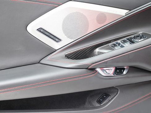 Used 2021 Chevrolet Corvette Stingray Premium Conv w/ Z51 Performance Package RWD image 35