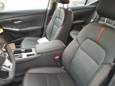 New 2025 Nissan Sentra SR w/ SR Premium Package image 4