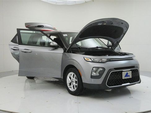 Used 2022 Kia Soul LX w/ Technology Package image 9