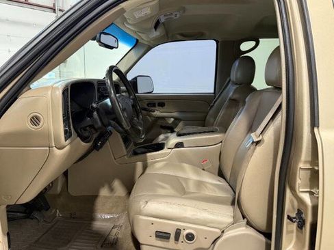 Used 2004 Chevrolet Silverado 3500 4x4 Crew Cab w/ Heavy-Duty Power Package image 13