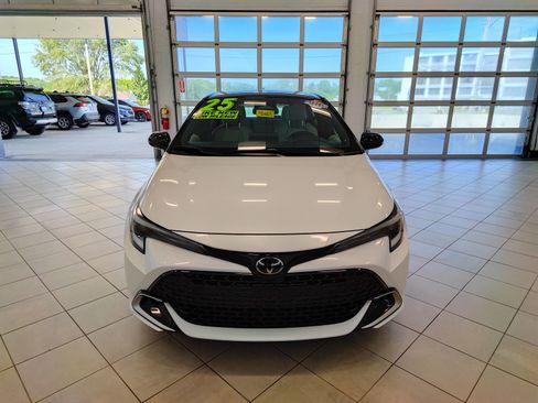 Used 2025 Toyota Corolla XSE FWD image 9