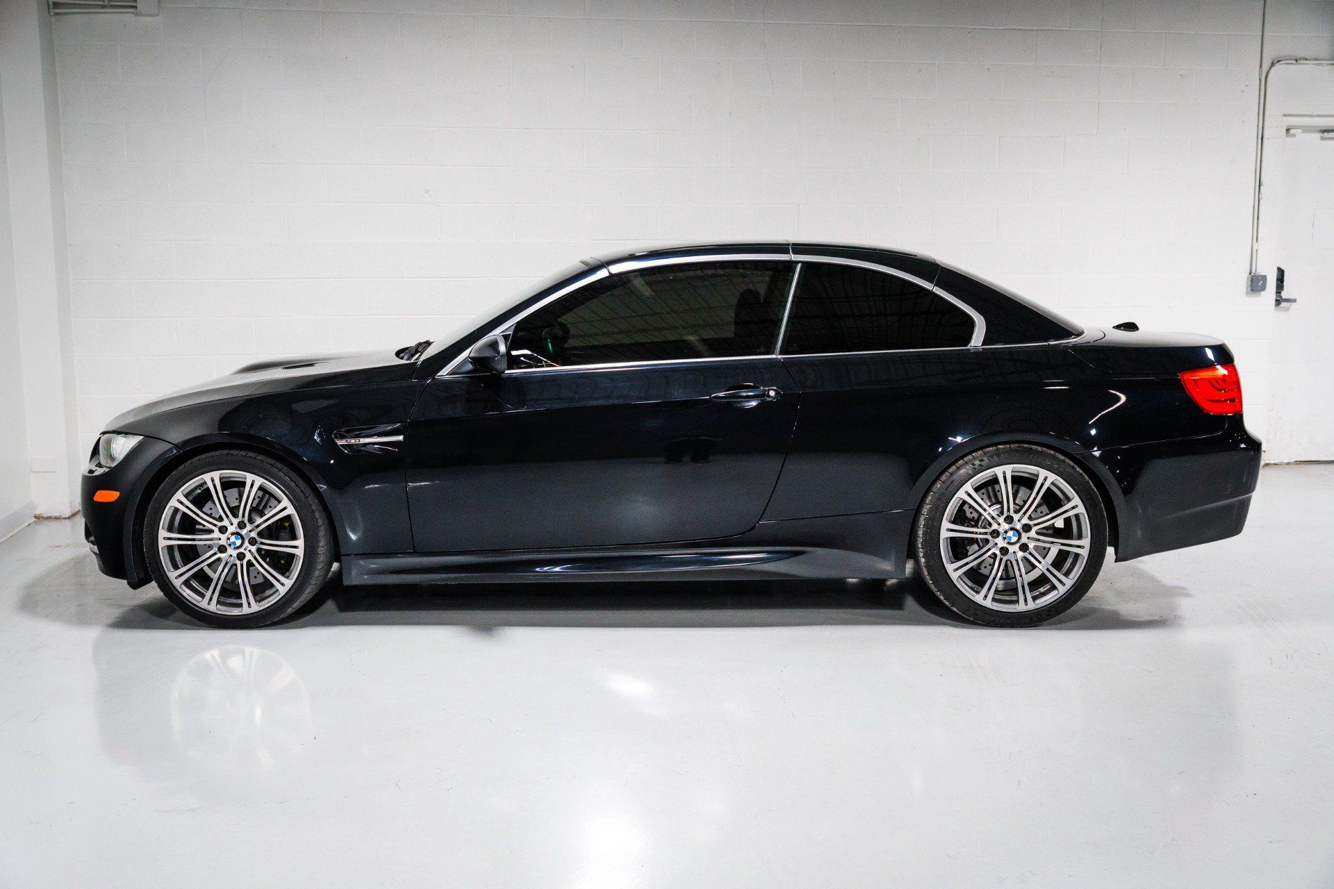 Used 2011 BMW M3 Convertible RWD image 36
