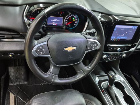 Used 2020 Chevrolet Traverse LT image 10