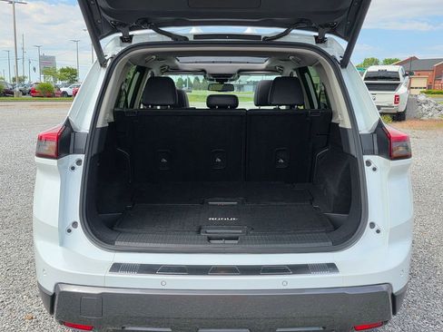 Used 2025 Nissan Rogue SL w/ Tech Package AWD/4WD image 36