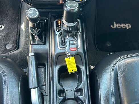 Used 2020 Jeep Wrangler Unlimited Sahara AWD/4WD image 19