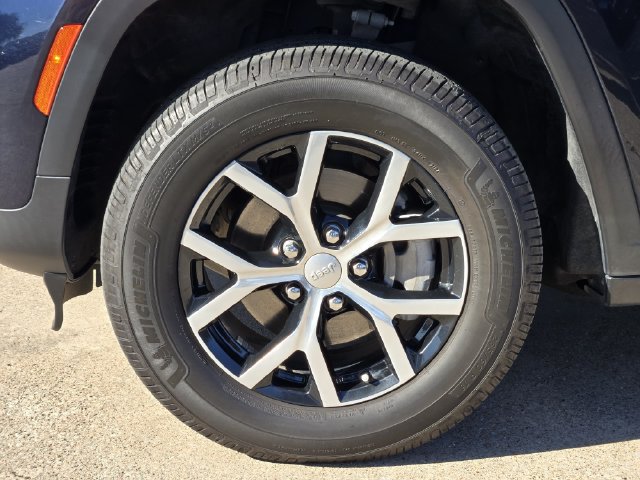 Used 2023 Jeep Grand Cherokee Limited AWD/4WD image 10
