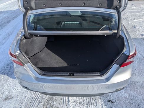 Used 2022 Toyota Camry LE image 18