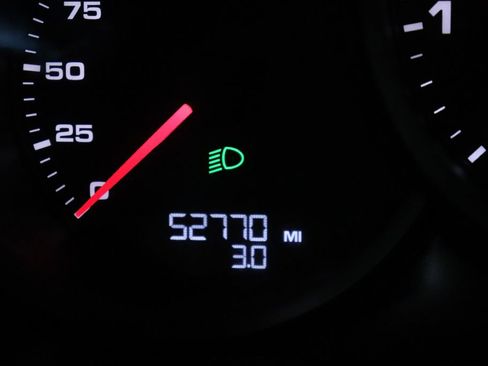 Used 2020 Porsche Macan image 36