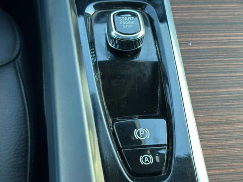 Certified 2024 Volvo V60 B5 Cross Country Plus image 31