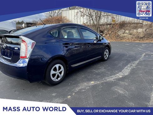 Used 2013 Toyota Prius Five image 3