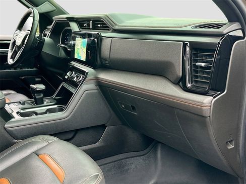 Used 2023 GMC Sierra 1500 AT4 w/ AT4 Premium Package image 29