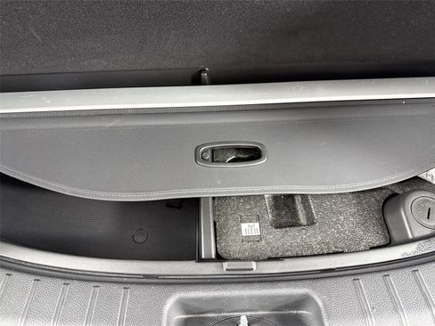 Used 2017 Hyundai Santa Fe SE Ultimate image 44