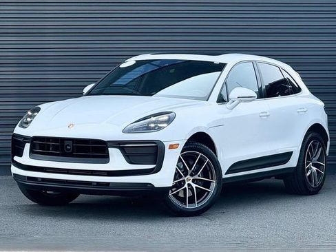 Certified 2026 Porsche Macan AWD/4WD image 1